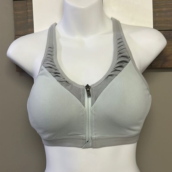 Knockout by Victoria Sport Pale Green/Gray Double Closure Razorback Bra-34C - Picture 1 of 16